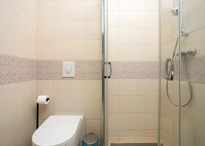 Vivid With Balcony With Free Private Parking Appartamento *
