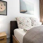 Lejlighed Vivid With Balcony With Free Private Parking *