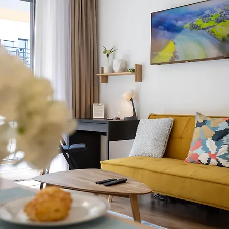 Vivid With Balcony With Free Private Parking בודפשט