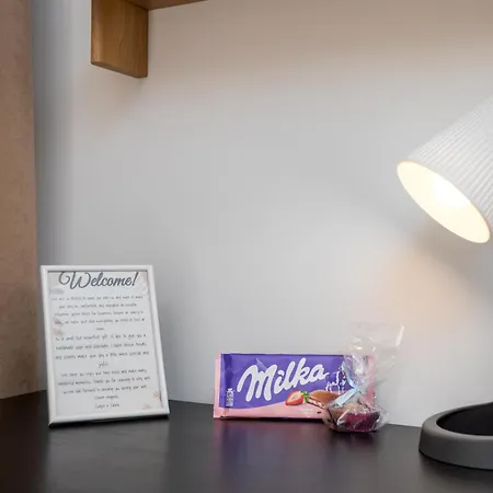 شقة Vivid With Balcony With Free Private Parking *