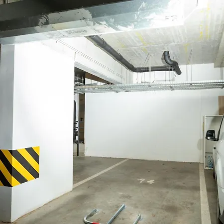 Vivid With Balcony With Free Private Parking Budapešť