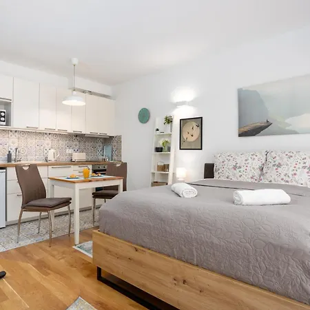 Vivid With Balcony With Free Private Parking Budapešť