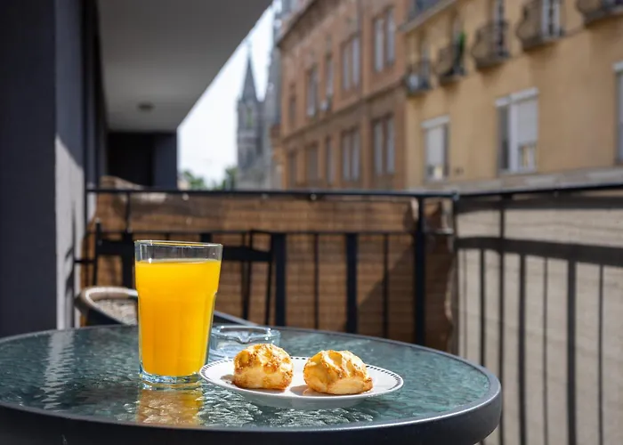 Vivid With Balcony With Free Private Parking Appartement Budapest