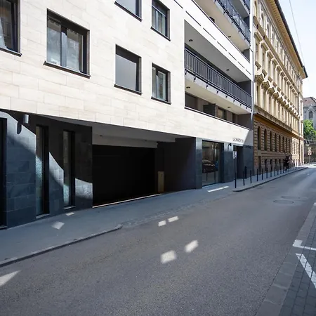Vivid With Balcony With Free Private Parking Appartement Budapest